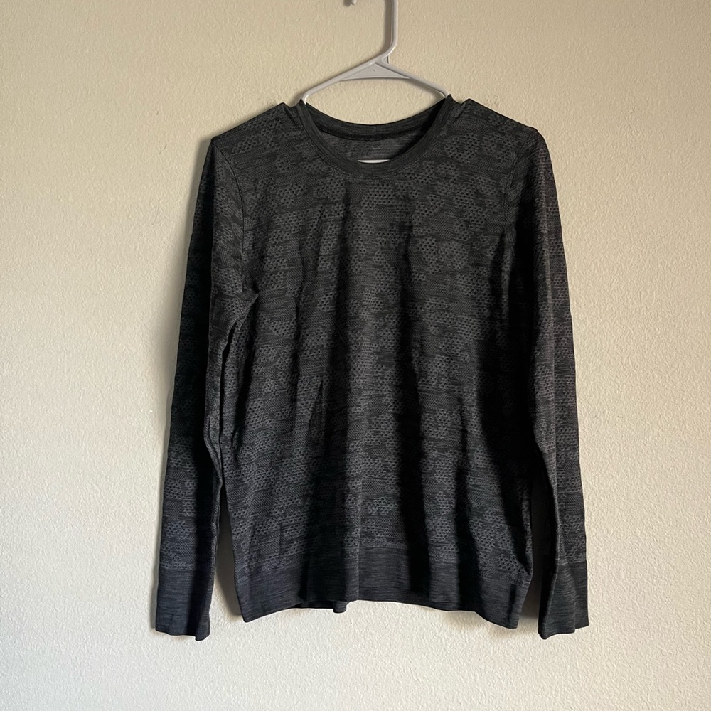 LULULEMON Breeze By Long Sleeve Top in Polar Spots Titanium/Black size 8
